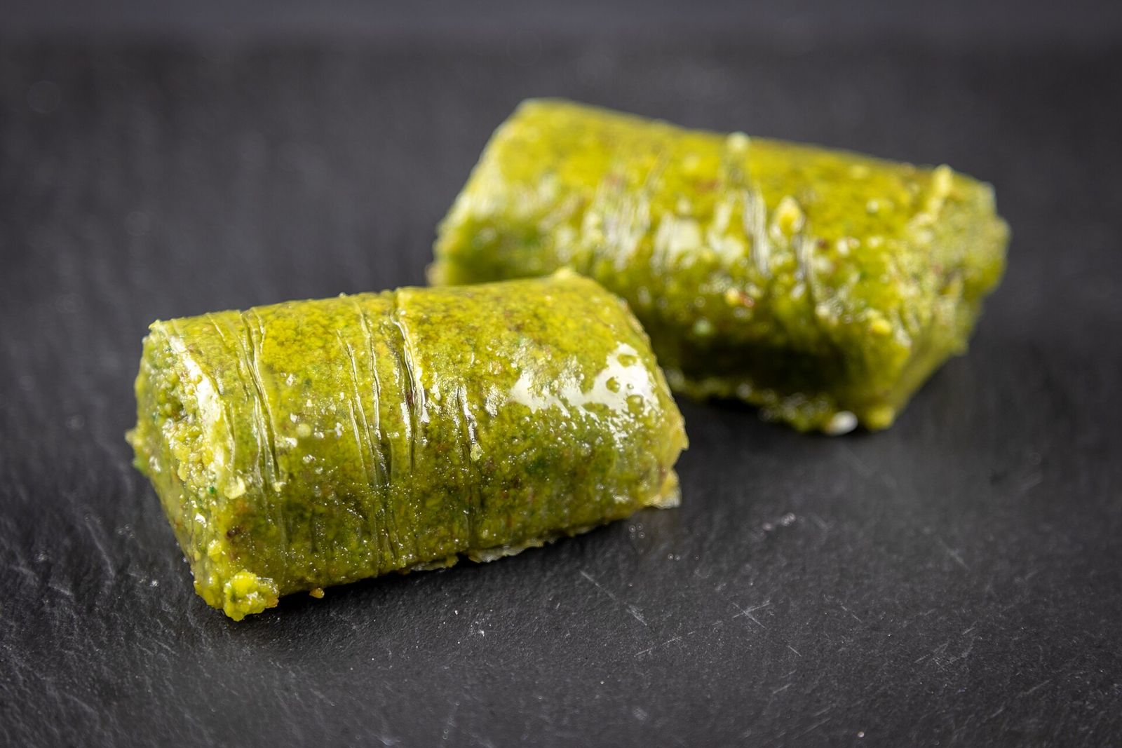 Pistachio roll (sarma)